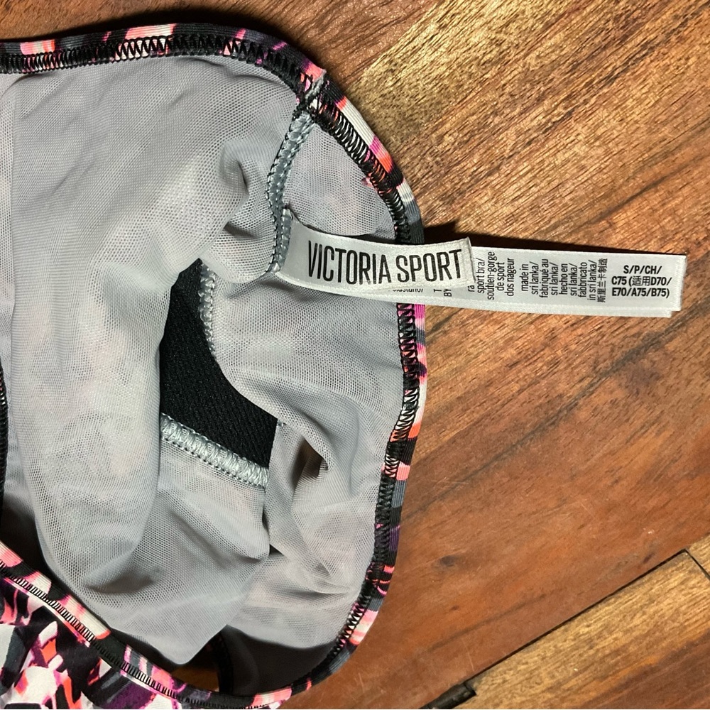 Bundle Activewear, Victoria Sport Sport-bra & BCG compression pant, Sz: Small - Picture 4 of 7